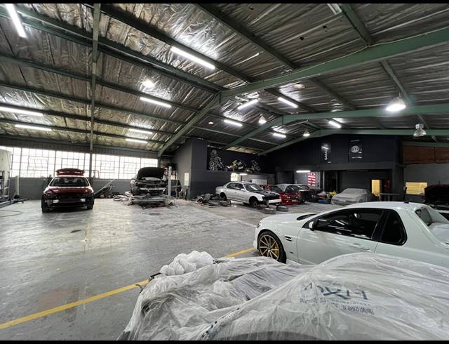 2,040M² WAREHOUSE FOR SALE IN STRIJDOMPARK